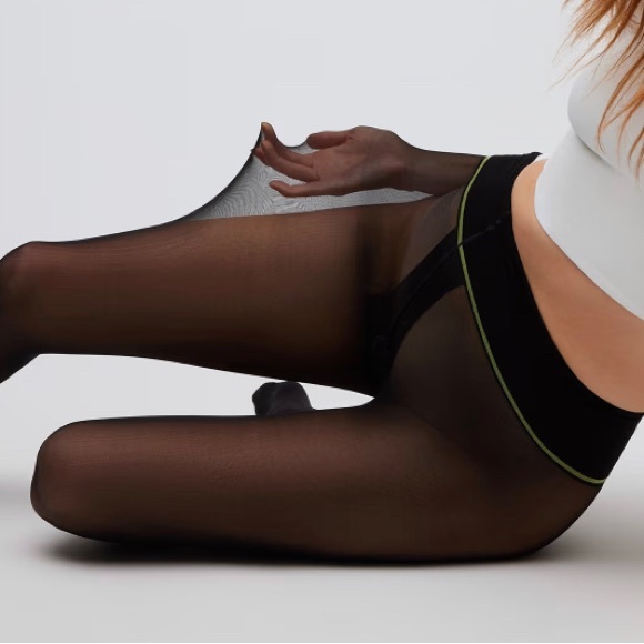 Sheer text classic black sheer tights - Picture 6 of 11